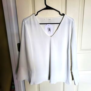 NWT White Chiffon Bell Sleeve V neck Boutique Top